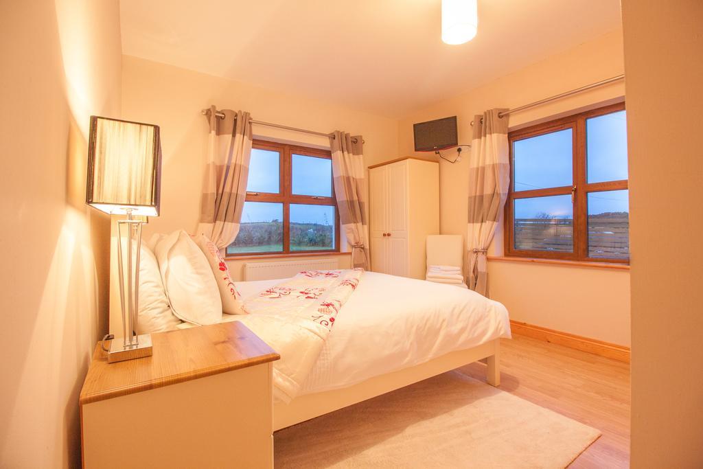 Bed and Breakfast Achill Water'S Edge Doogort Экстерьер фото